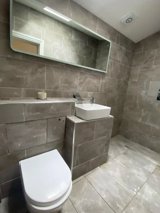 Large House Close To Greenwich Eltham