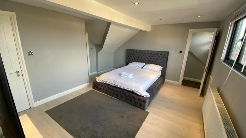 Large House Close To Greenwich Eltham Homestay