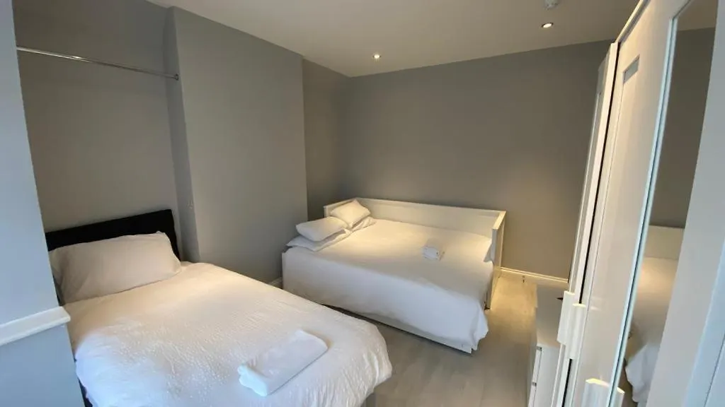 Large House Close To Greenwich Eltham Homestay